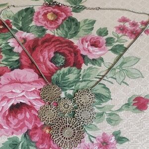 AEO Elegant Silver Toned Floral Necklace